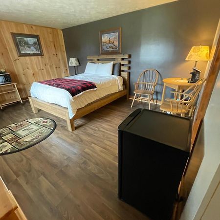 Spillover Motel And Inn Stratton Extérieur photo