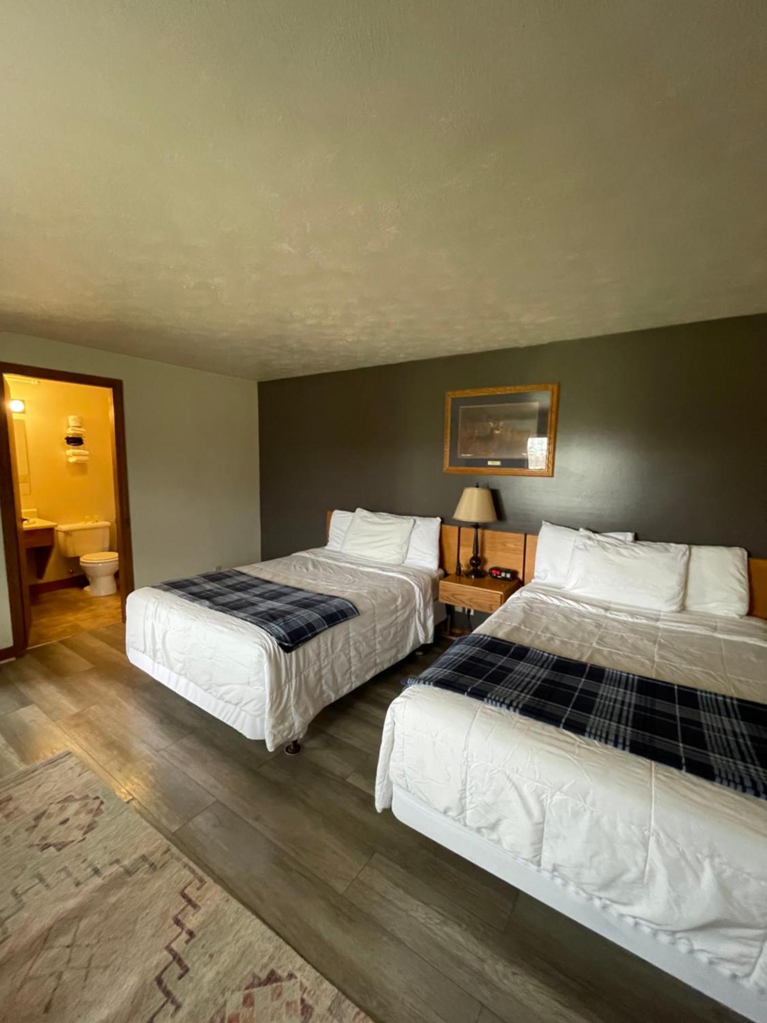 Spillover Motel And Inn Stratton Extérieur photo